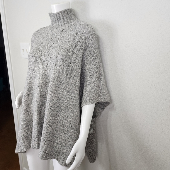 Ugg Joanna Fuzzy Boucle Grey Boho Poncho Size XS - Picture 8 of 16